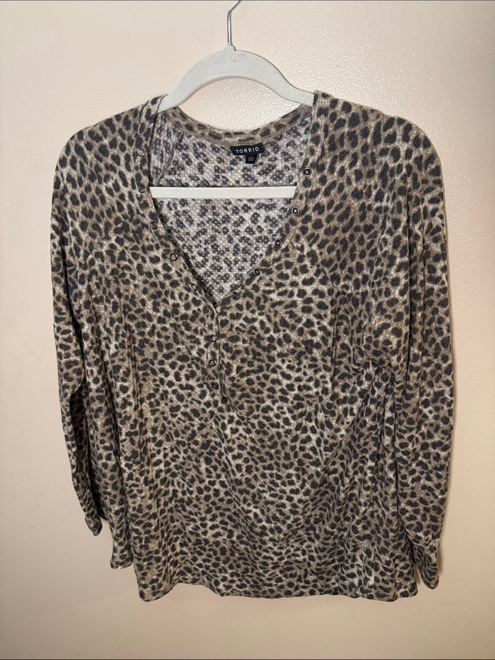 torrid Leopard Print Henley Top - Taupe & Black